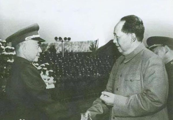 股票配资论坛 49年，朱德拜访陈明仁，进门前突然敬军礼高喊：报告，我是朱德